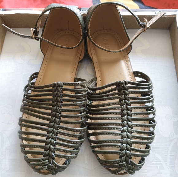 Old Navy Sandals,Girls size 2, Olive Green - Picture 1 of 5